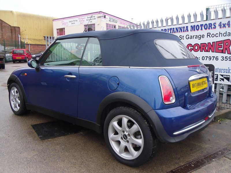 2007 MINI Convertible Cooper image 2