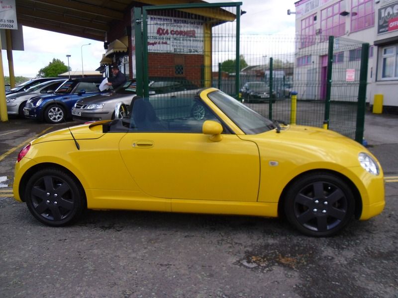 2006 Daihatsu Copen convertible image 2