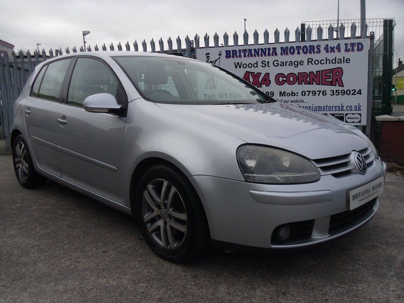 2004 Volkswagen Golf TDi GT TDI image 1