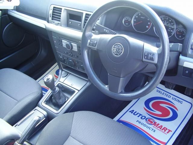 2008 VAUXHALL VECTRA 1.8 5d image 5