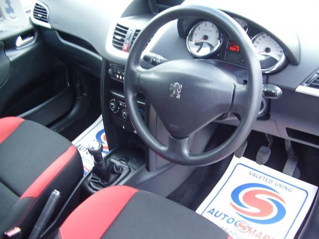 2009 PEUGEOT 207 1.4 VERVE 5d image 5