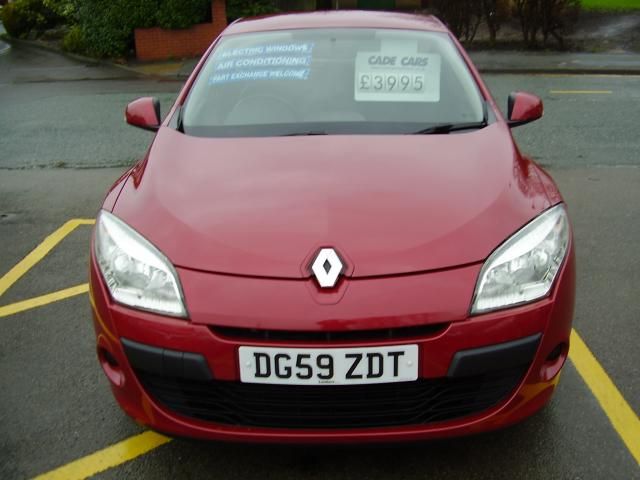 2009 RENAULT MEGANE 1.6 5d image 2