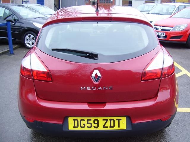 2009 RENAULT MEGANE 1.6 5d image 3