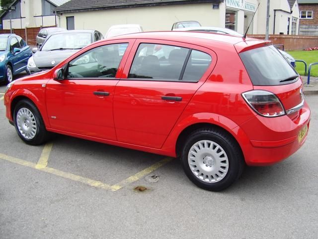 2009 VAUXHALL ASTRA 1.6 LIFE 5d image 4