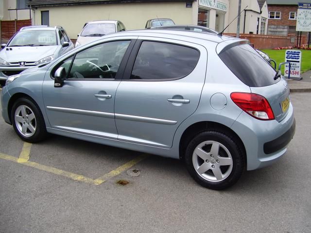 2010 PEUGEOT 207 1.4 SPORT 5d image 4