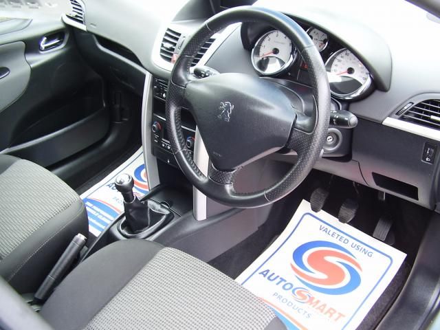 2010 PEUGEOT 207 1.4 SPORT 5d image 5