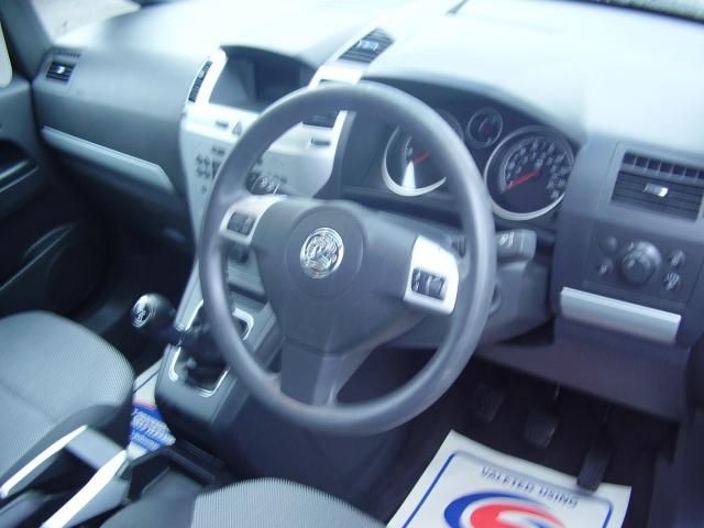 2010 VAUXHALL ZAFIRA 1.6 5d image 5