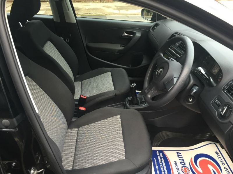 2011 Volkswagen Polo S Ac 5dr image 5