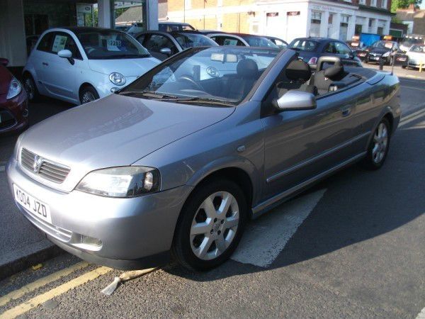 2004 Vauxhall Astra Bertone image 1