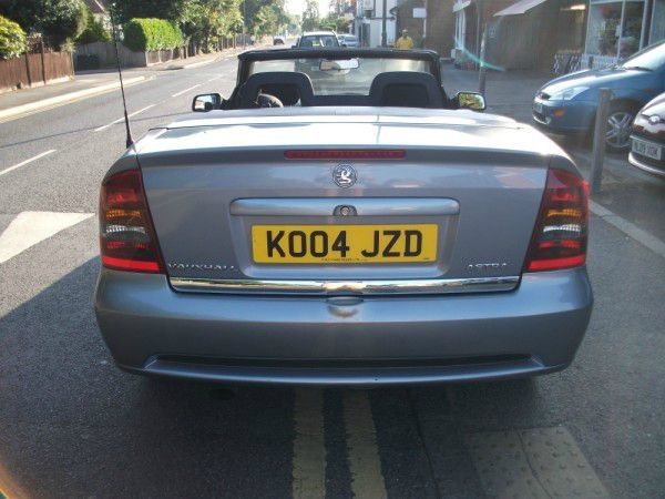2004 Vauxhall Astra Bertone image 3