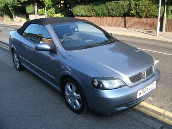 2004 Vauxhall Astra Bertone image 4