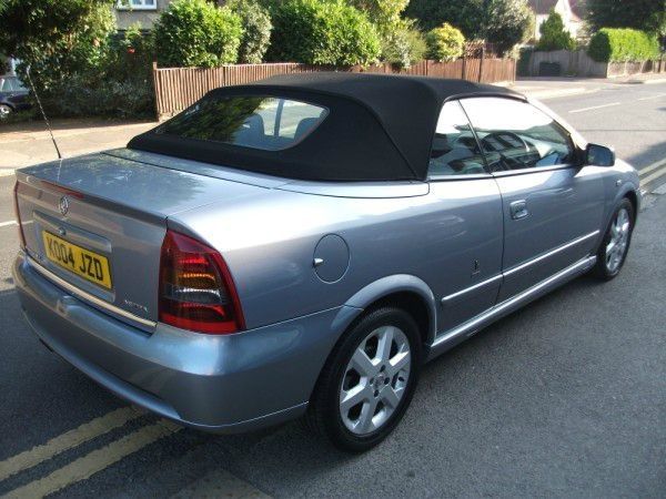 2004 Vauxhall Astra Bertone image 5
