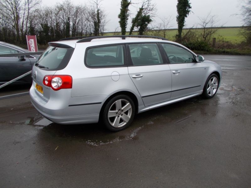 2010 Volkswagen Passat R Line TDi image 4