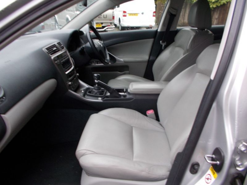 2006 Lexus IS 220d SE PLUS image 4