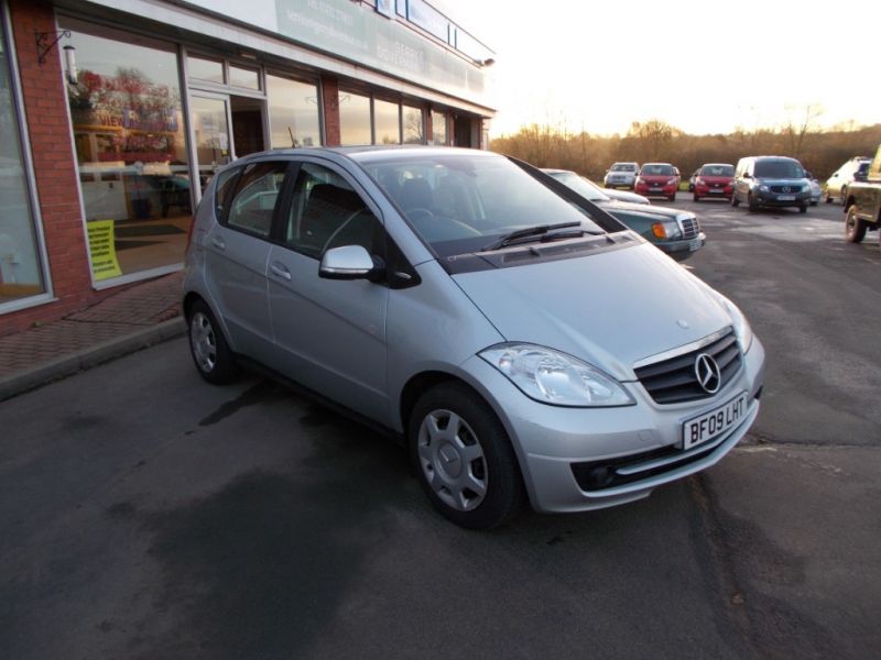 2009 Mercedes-Benz A150 5DR image 1