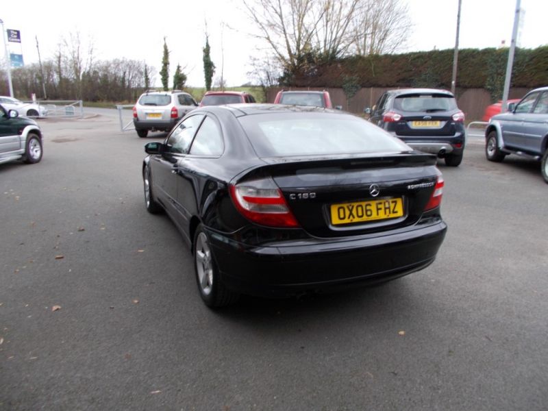 2006 Mercedes-Benz C Class Sports image 3