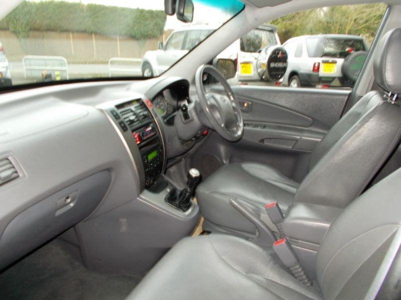 2005 Hyundai Tucson CDX Crtd 4wd image 4