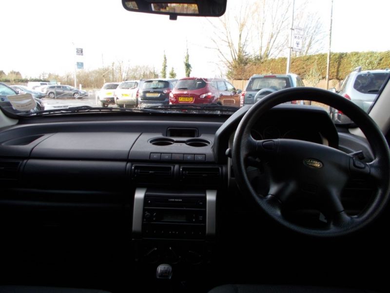 2005 Land-Rover Freelander XEi Station Wagon image 4