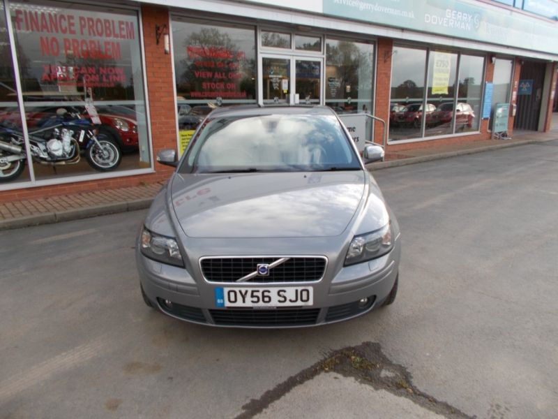 2006 Volvo S40 SE image 2