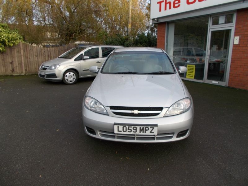 2009 Chevrolet Lacetti SE Ac 5dr image 2