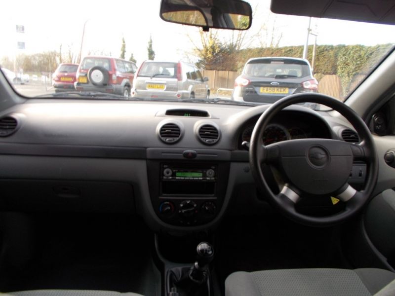 2009 Chevrolet Lacetti SE Ac 5dr image 4