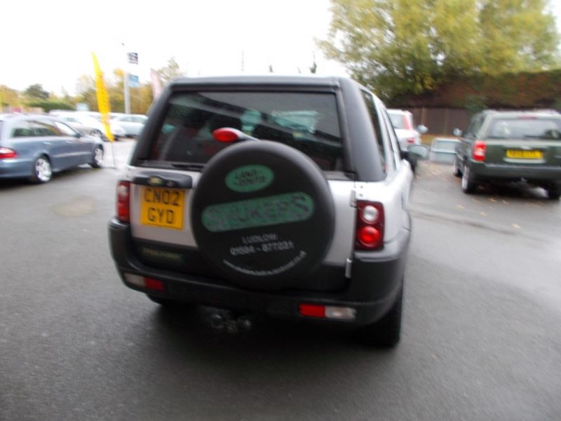 2002 Land-Rover Freelander SE image 3