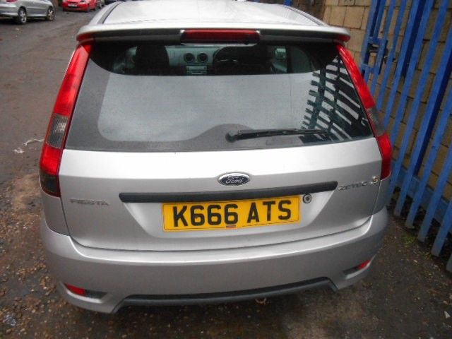 2005 Ford Fiesta 1.6 Zetec S 3d image 3
