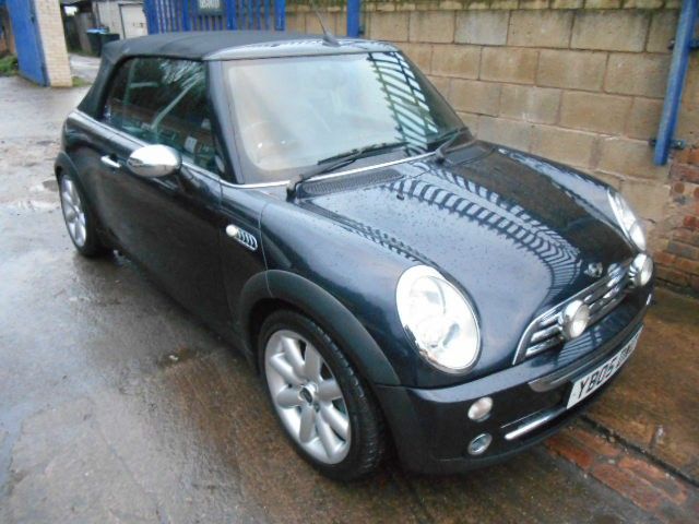 2005 MINI One 1.6 Cooper 2d image 1