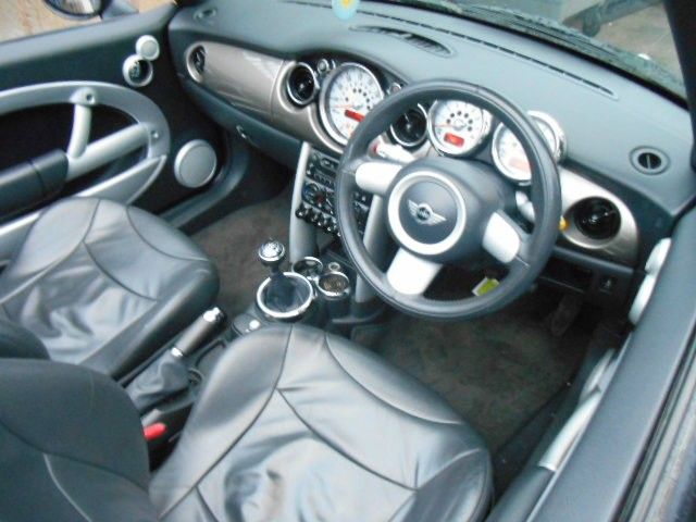2005 MINI One 1.6 Cooper 2d image 4