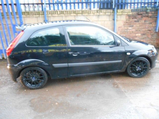 2006 Ford Fiesta 1.6 Zetec S 3d image 2