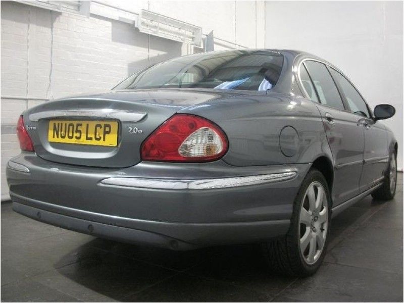 2005 Jaguar X-Type SE image 2