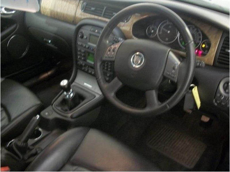 2005 Jaguar X-Type SE image 4