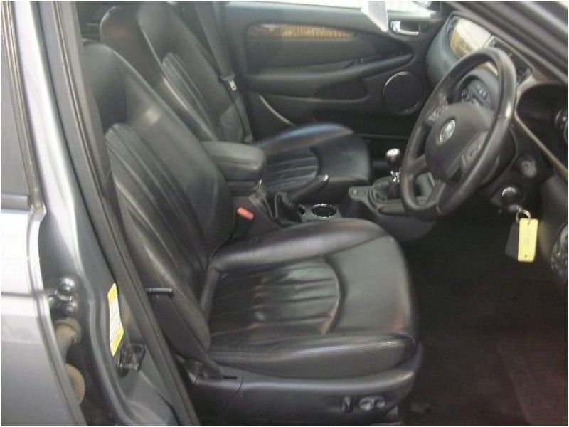 2005 Jaguar X-Type SE image 5