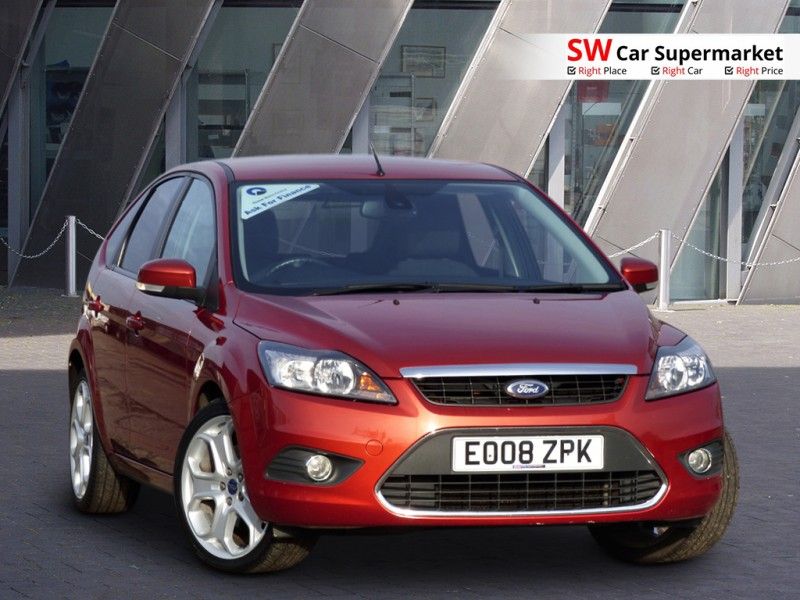 2008 Ford Focus Titanium 2.0L 5DR image 1