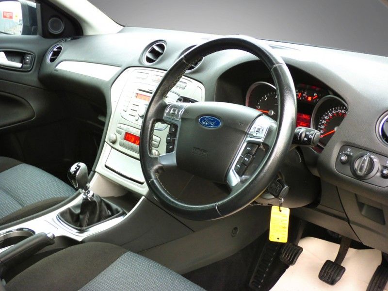 2009 Ford Mondeo Zetec TDci 2.0L 5DR image 4