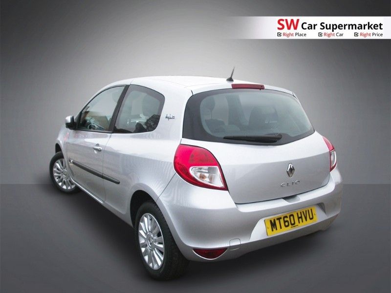 2011 Renault Clio I-Music 16v 1.1L 3DR image 3