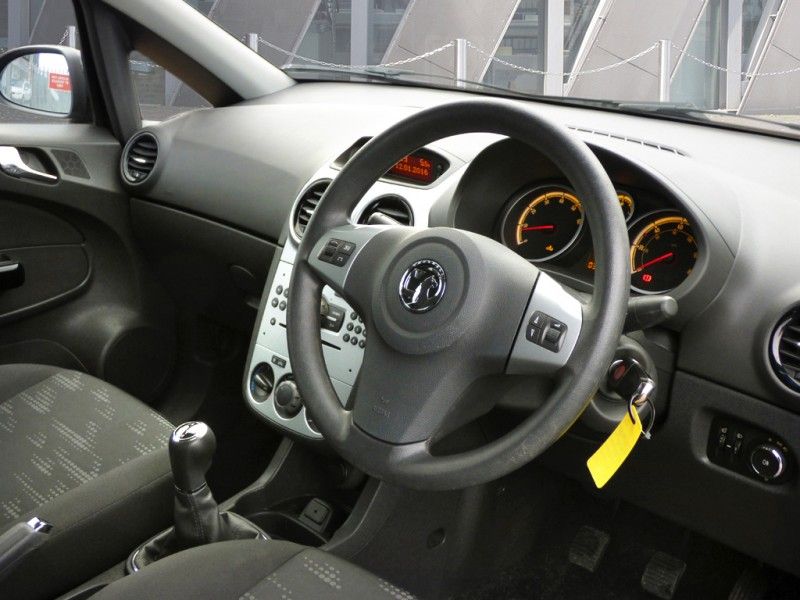 2011 Vauxhall Corsa 1.2L 5DR image 4
