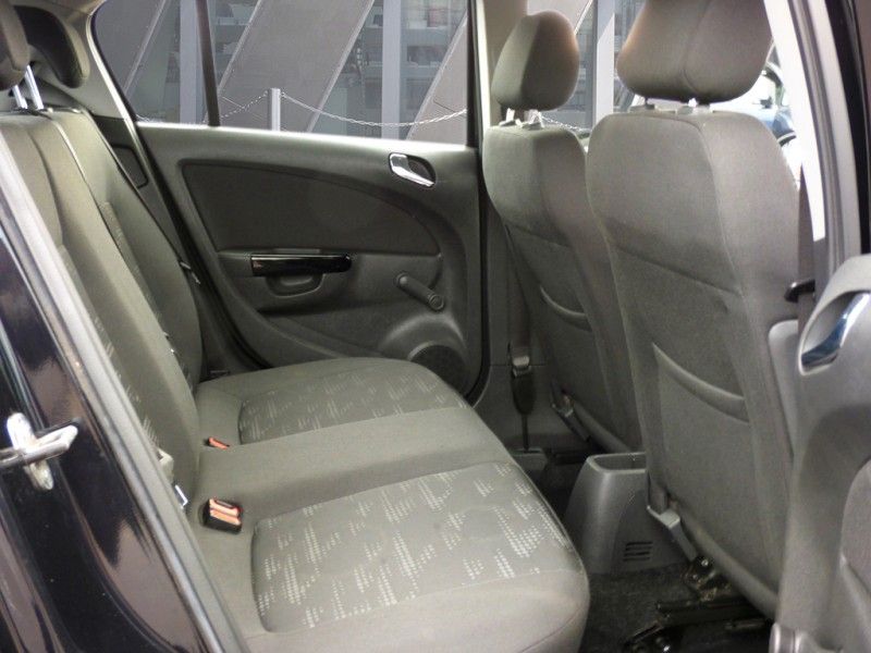 2011 Vauxhall Corsa 1.2L 5DR image 5