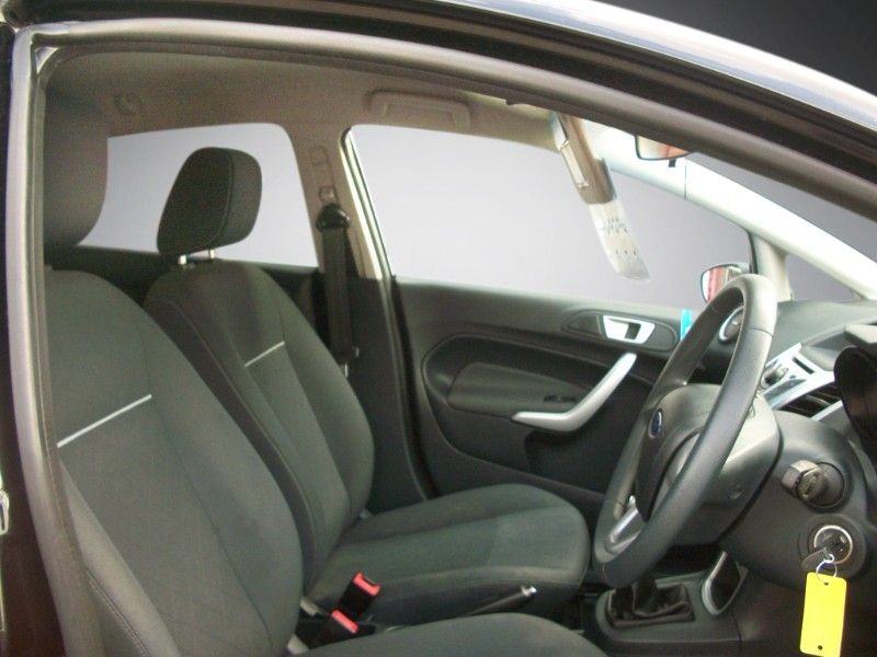 2012 Ford Fiesta Econetic TDci 1.6L 5DR image 5