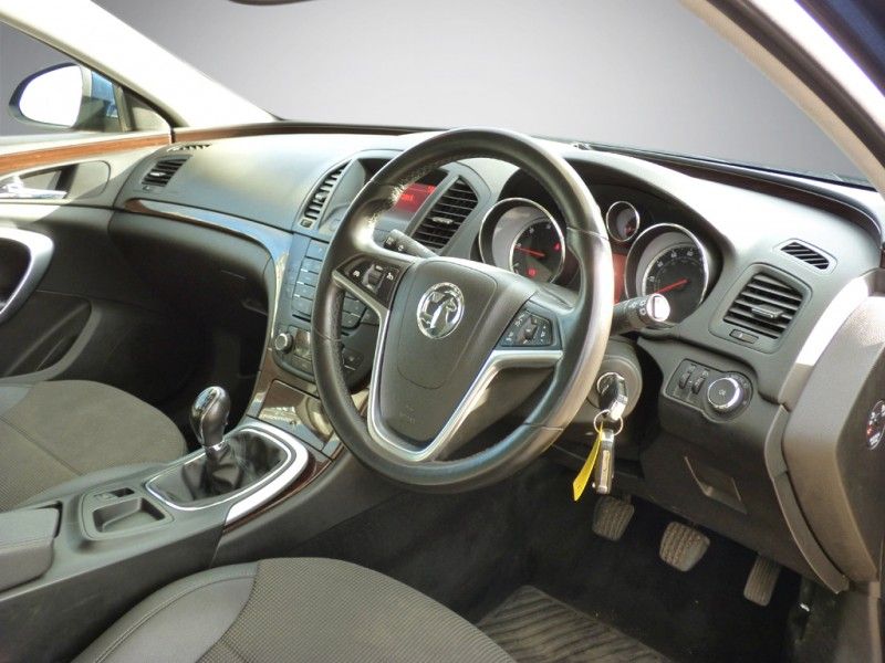 2011 Vauxhall Insignia SE Cdti 2.0L 5DR image 5