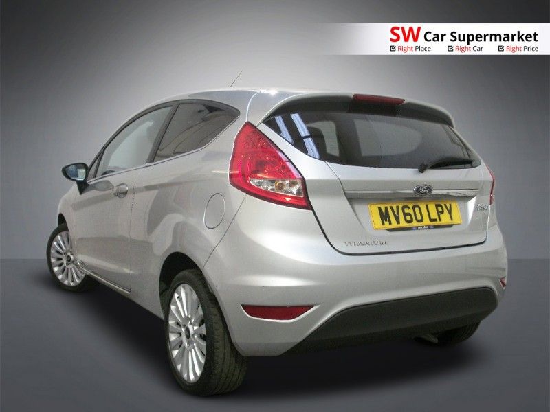 2010 Ford Fiesta 1.4 Titanium 3dr image 2