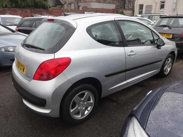 2009 Peugeot 207 1.4 Verve image 4