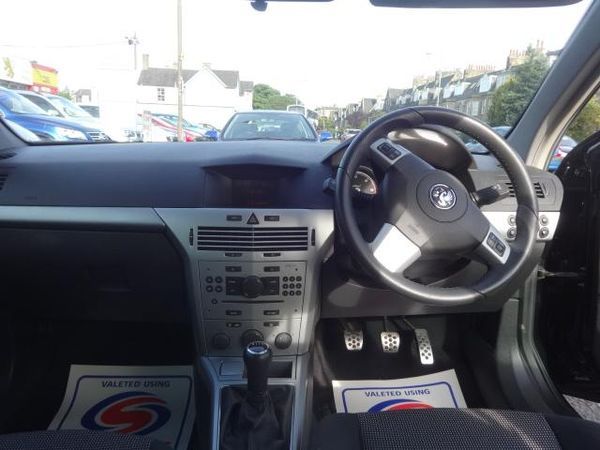 2007 Vauxhall Astra 1.9 CDTi 16V SRi image 6