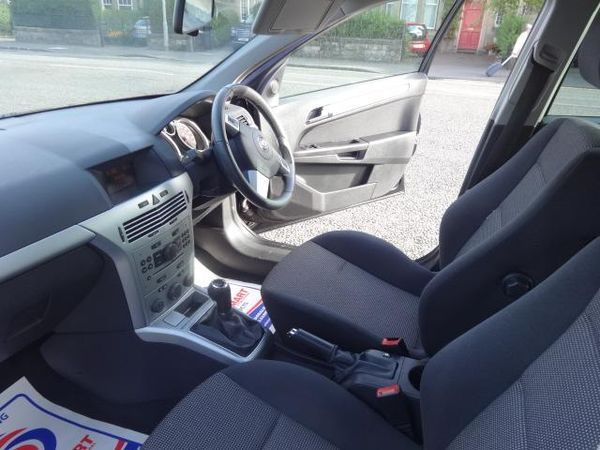 2007 Vauxhall Astra 1.9 CDTi 16V SRi image 7