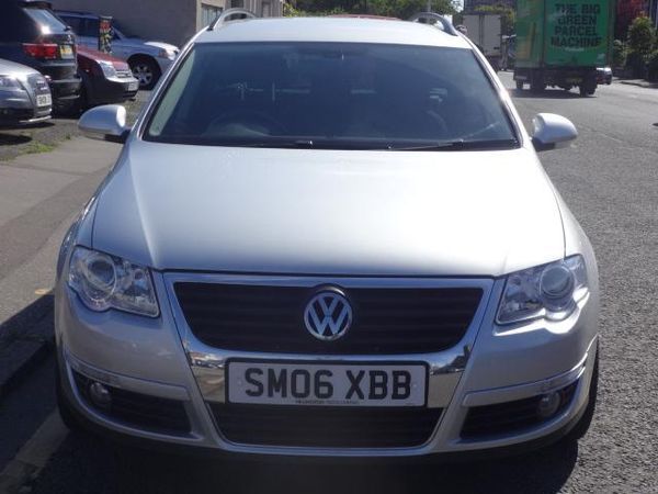 2006 Volkswagen Passat 2.0 Sport TDI image 2