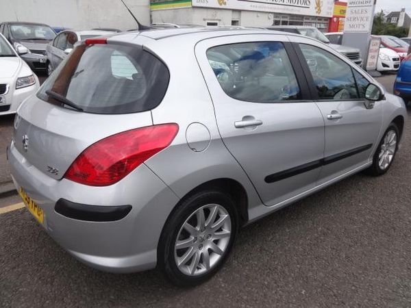 2010 Peugeot 308 1.6 HDi image 4