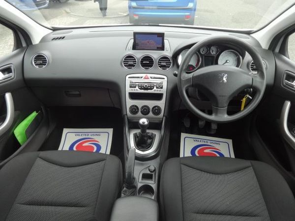 2010 Peugeot 308 1.6 HDi image 5