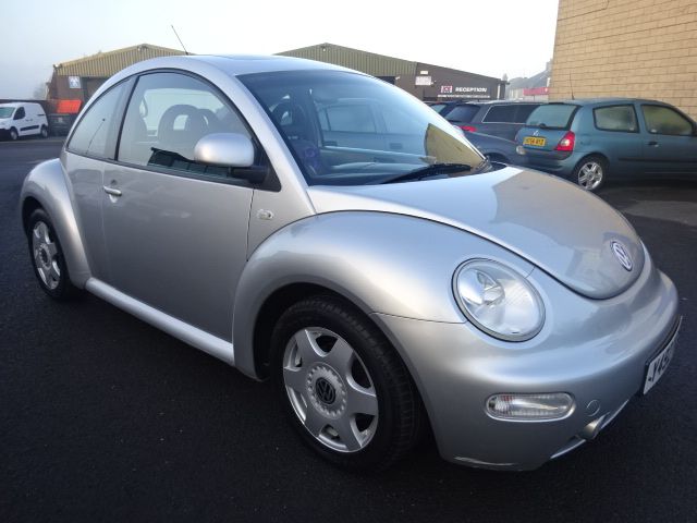 2001 VOLKSWAGEN BEETLE 2.0 image 1