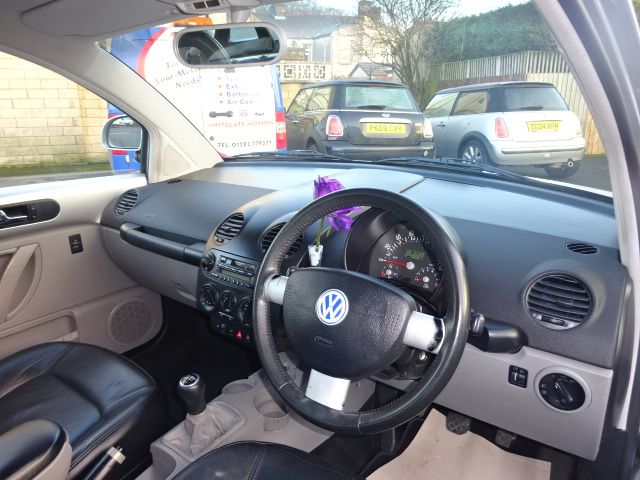 2001 VOLKSWAGEN BEETLE 2.0 image 4