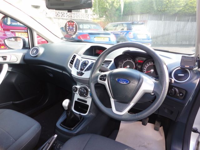 2011 FORD FIESTA 1.25 image 5